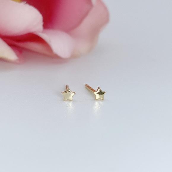 Solid Silver Star Studs- SS013 Gold Star - Picture 4 of 6